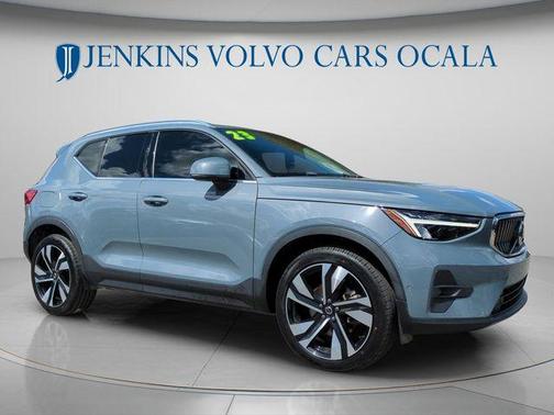 2023 Volvo XC40 B5 Plus Bright Theme