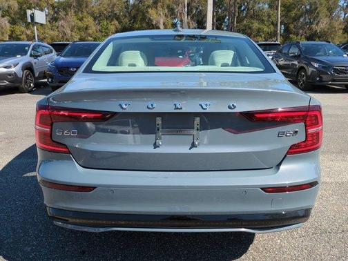 2024 Volvo S60 B5 Ultimate Dark Theme