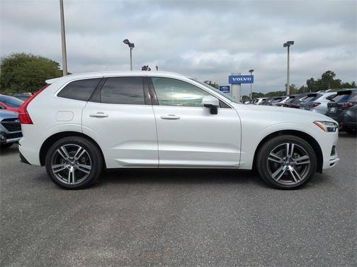 2020 Volvo XC60 T5 Momentum