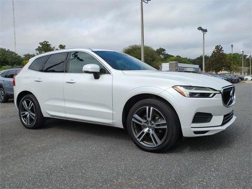 2020 Volvo XC60 T5 Momentum