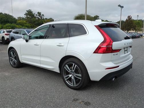 2020 Volvo XC60 T5 Momentum
