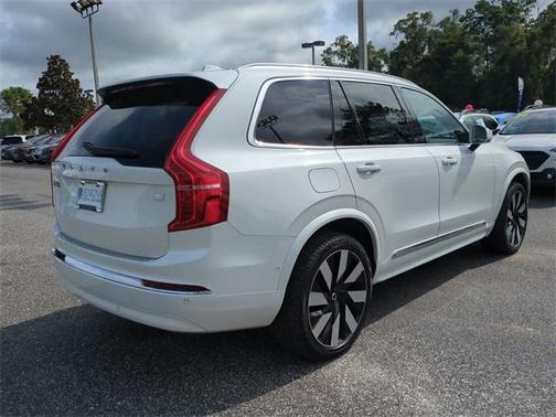 2023 Volvo XC90 Recharge Plug-In Hybrid T8 Ultimate Bright Theme 7-Seater