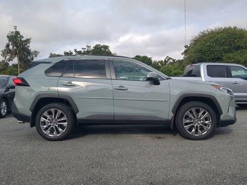 2020 Toyota RAV4 XLE Premium