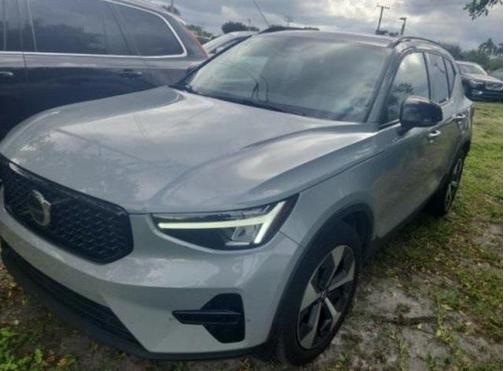 2024 Volvo XC40 B5 Core