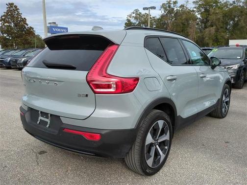 2024 Volvo XC40 B5 Core