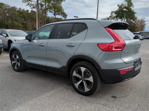 2024 Volvo XC40 B5 Core