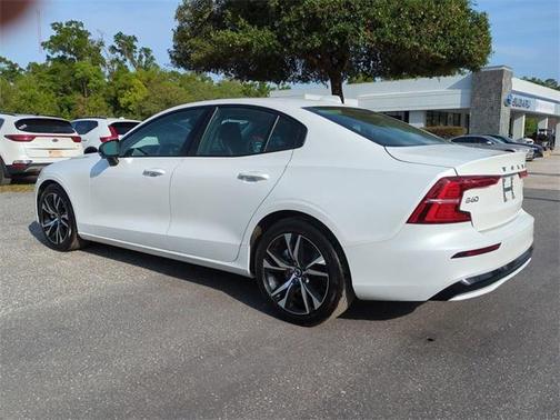 2024 Volvo S60 B5 Core Dark Theme