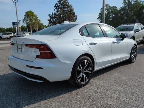 2024 Volvo S60 B5 Core Dark Theme