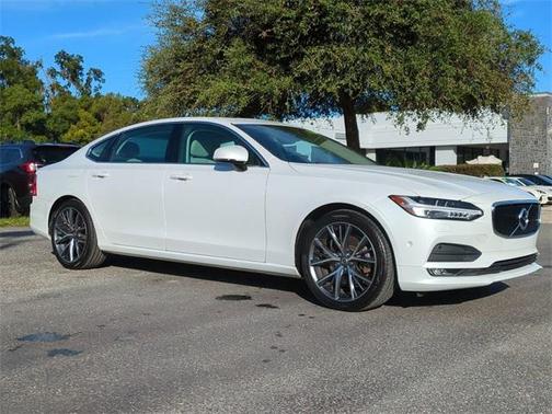 2018 Volvo S90 T5 Momentum