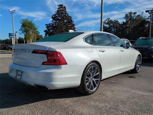 2018 Volvo S90 T5 Momentum