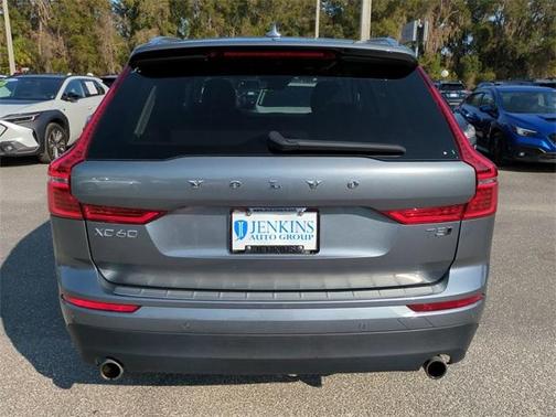 2021 Volvo XC60 T5 Momentum