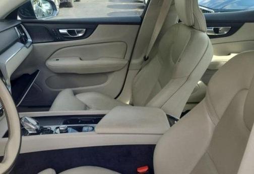 2022 Volvo S60 B5 Inscription