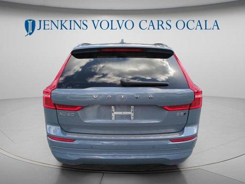 Gray Metallic 2023 Volvo XC60 B5 Core
