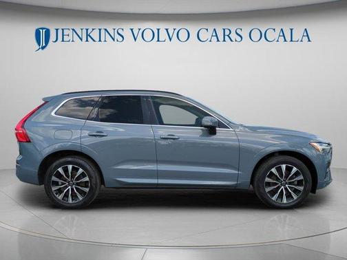 Gray Metallic 2023 Volvo XC60 B5 Core