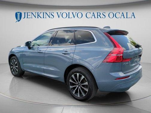 Gray Metallic 2023 Volvo XC60 B5 Core