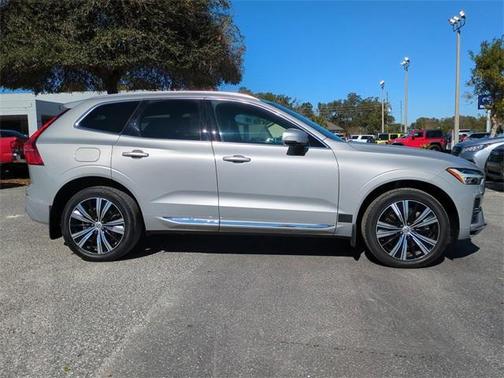 2022 Volvo XC60 Recharge Plug-In Hybrid T8 Inscription