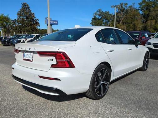 2024 Volvo S60 B5 Core Dark Theme