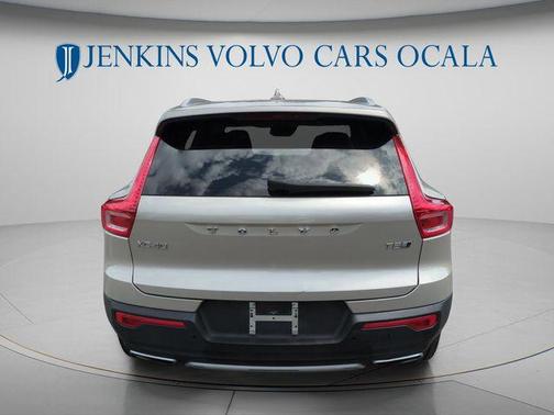 Sand Metallic 2019 Volvo XC40 T5 Inscription