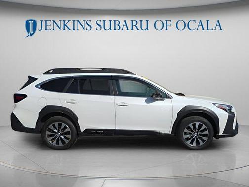 Crystal White Pearl 2023 Subaru Outback Limited