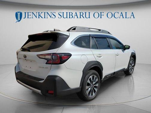 Crystal White Pearl 2023 Subaru Outback Limited