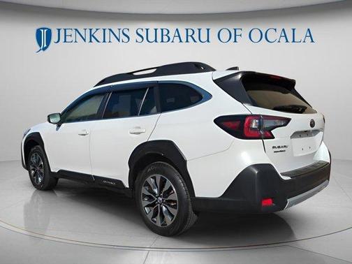 Crystal White Pearl 2023 Subaru Outback Limited