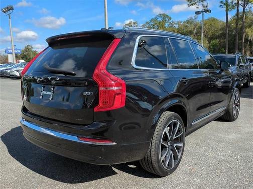 2023 Volvo XC90 B5 Plus
