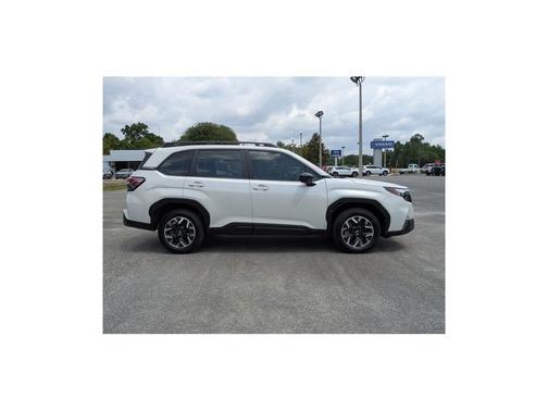 Crystal White Pearl 2025 Subaru Forester Base