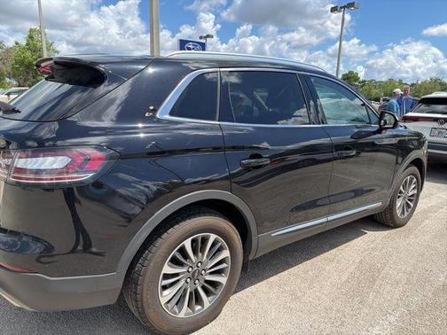 Black Metallic 2022 Lincoln Nautilus Standard