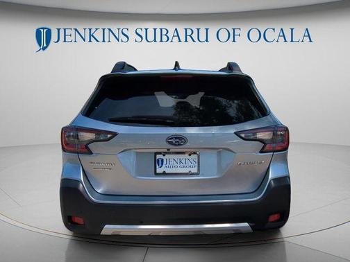 Ice Silver Metallic 2023 Subaru Outback Limited