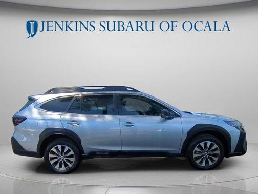 Ice Silver Metallic 2023 Subaru Outback Limited