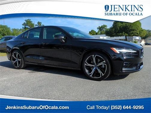 2024 Volvo S60 B5 Plus Dark Theme