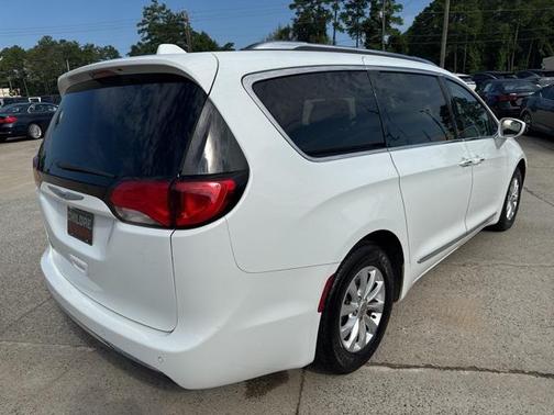 2018 Chrysler Pacifica Touring-L