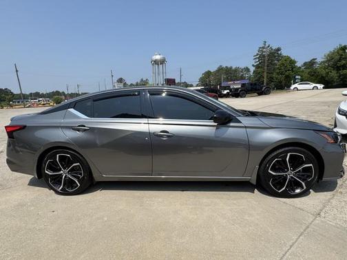 2023 Nissan Altima SR FWD