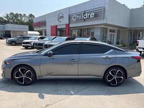 2023 Nissan Altima SR FWD