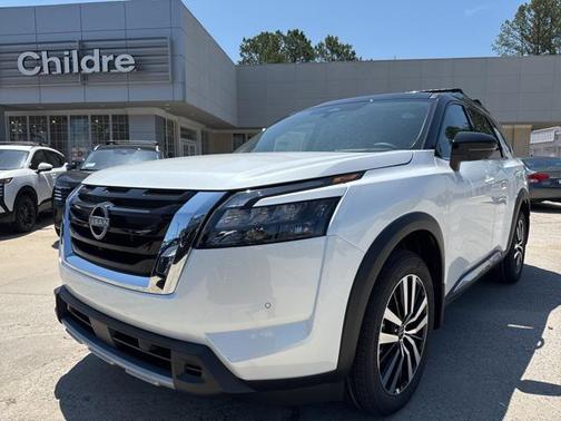 2025 Nissan Pathfinder Platinum FWD