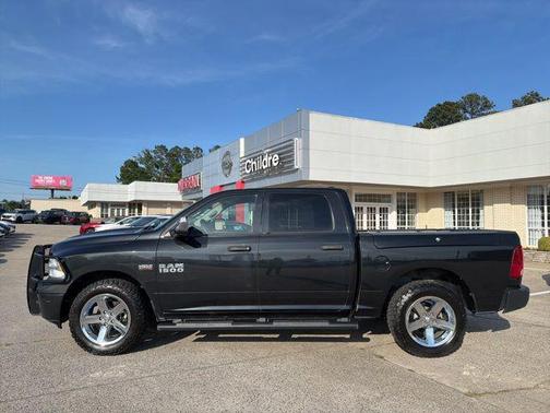 Brilliant Black Crystal Pearlcoat 2016 RAM 1500 Tradesman