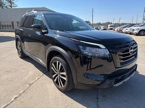 2024 Nissan Pathfinder Platinum FWD
