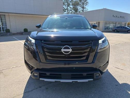 2024 Nissan Pathfinder Platinum FWD