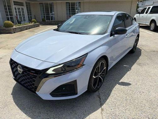 Gray Sky Pearl 2024 Nissan Altima SR FWD