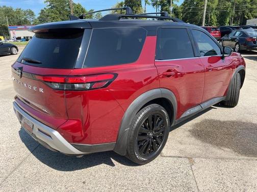 2023 Nissan Pathfinder SL FWD