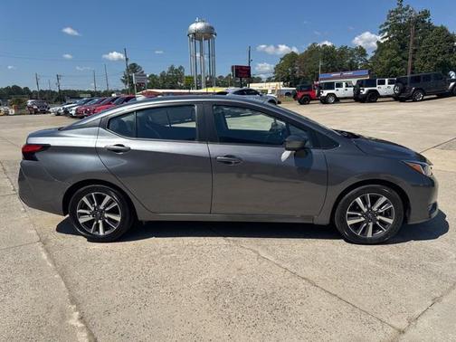 2023 Nissan Versa 1.6 SV