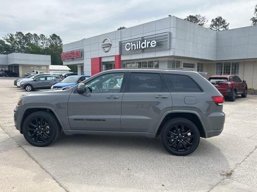2022 Jeep Grand Cherokee Laredo
