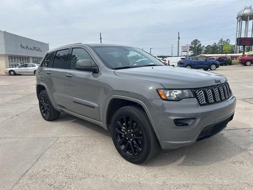 2022 Jeep Grand Cherokee Laredo
