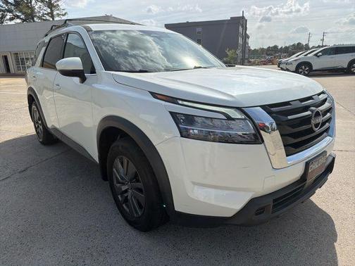 2022 Nissan Pathfinder SV 4WD