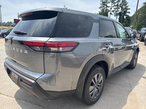 2025 Nissan Pathfinder S FWD