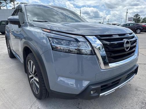 2022 Nissan Pathfinder Platinum 4WD
