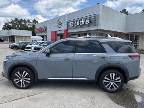 2022 Nissan Pathfinder Platinum 4WD