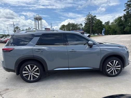 2022 Nissan Pathfinder Platinum 4WD
