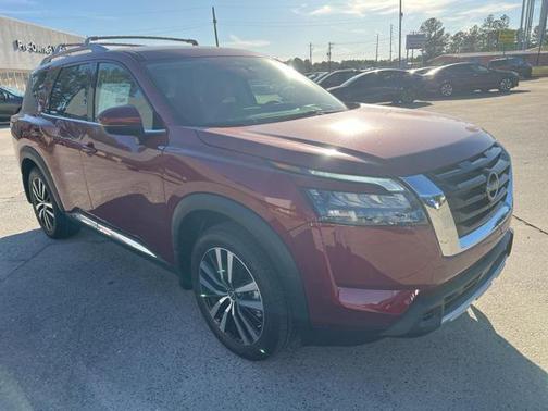 2025 Nissan Pathfinder Platinum FWD