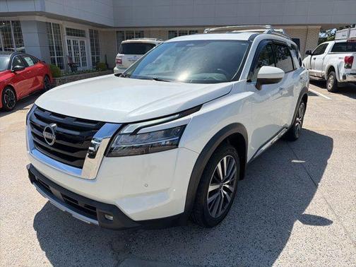 Pearl White Tricoat 2022 Nissan Pathfinder Platinum 2WD